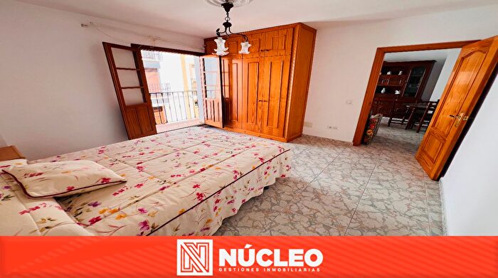 Casas en venta y pisos alquiler - 1