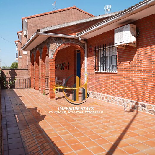 Casas en venta y pisos alquiler - 3