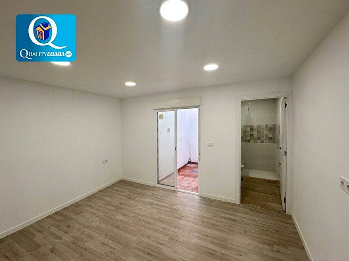 Casas en venta y pisos alquiler - 2