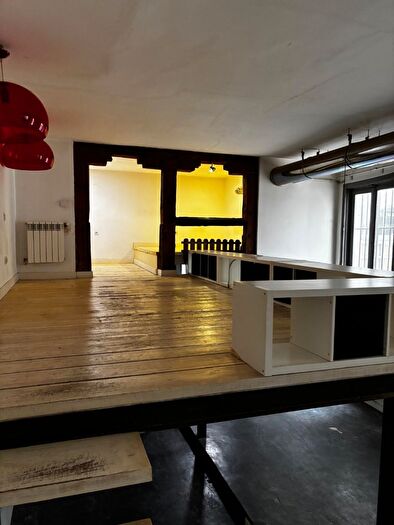 Casas en venta y pisos alquiler - 1