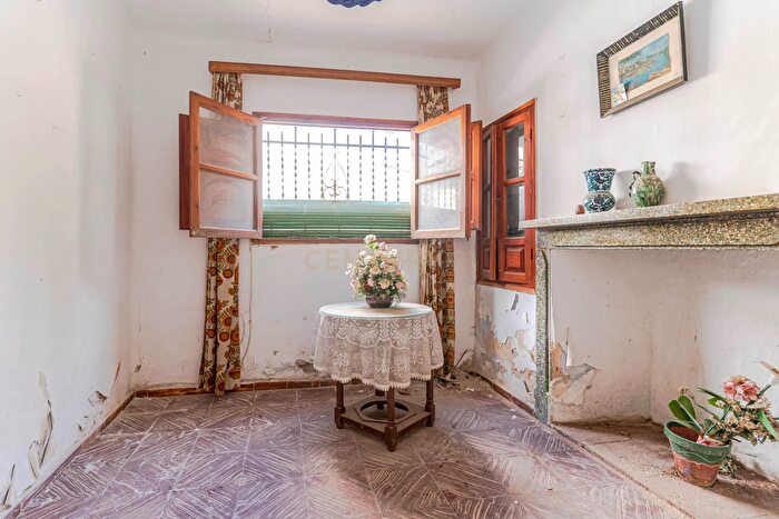 Casas en venta y pisos alquiler - 3