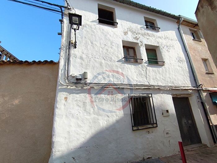 Casas en venta y pisos alquiler - 1