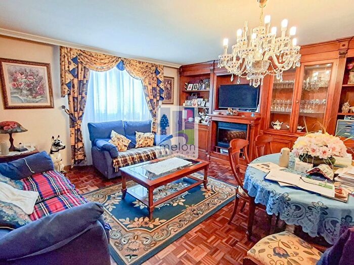 Casas en venta y pisos alquiler - 1