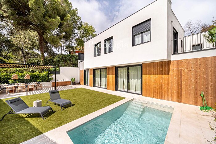 Casa en alquiler en Catalunya Fontetes, Cerdanyola del Vallès de 4 habitaciones