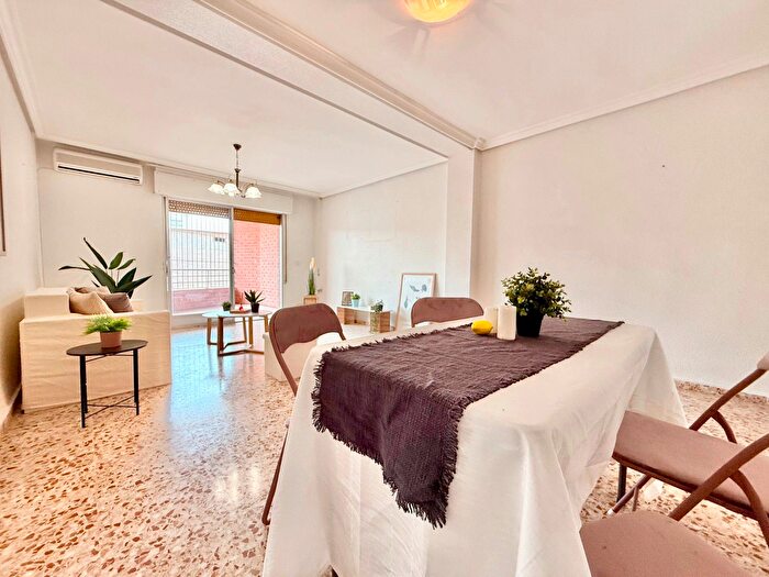 Casas en venta y pisos alquiler - 3