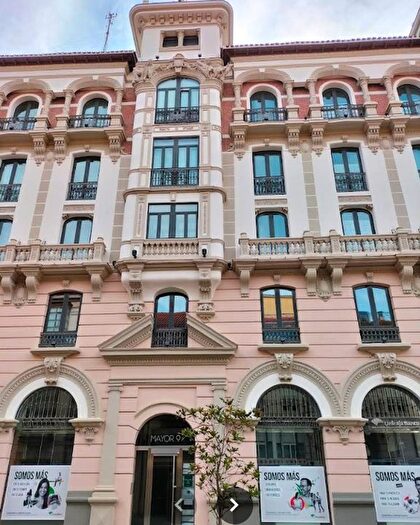 Casas en venta y pisos alquiler - 1