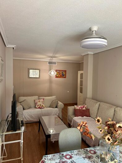 Piso en alquiler en Centro, Ollerías San Cayetano de 3 habitaciones