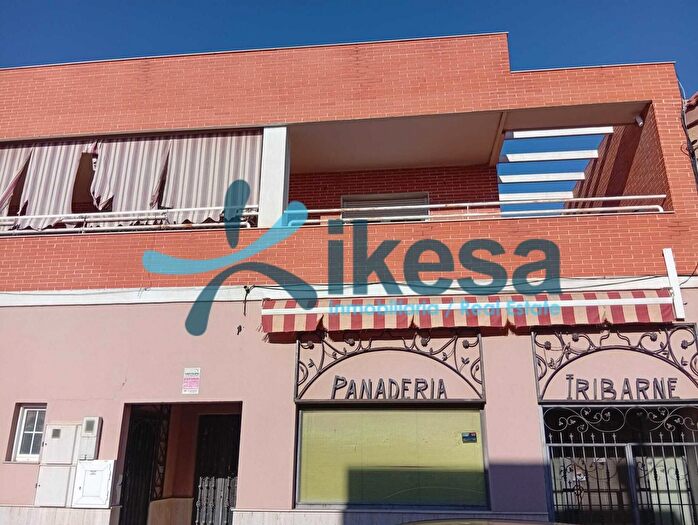 Casas en venta y pisos alquiler - 1