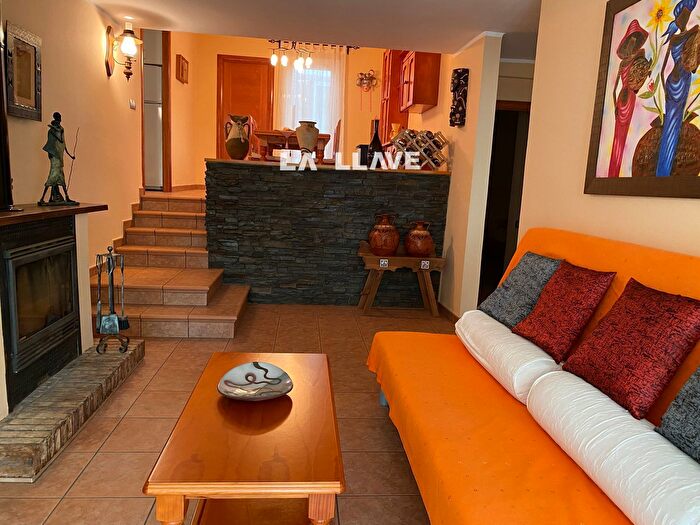 Casas en venta y pisos alquiler - 3