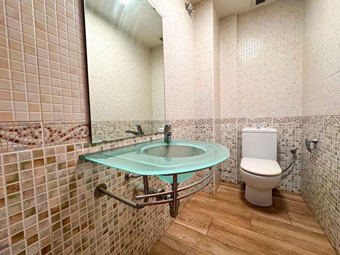 Casas en venta y pisos alquiler - 3