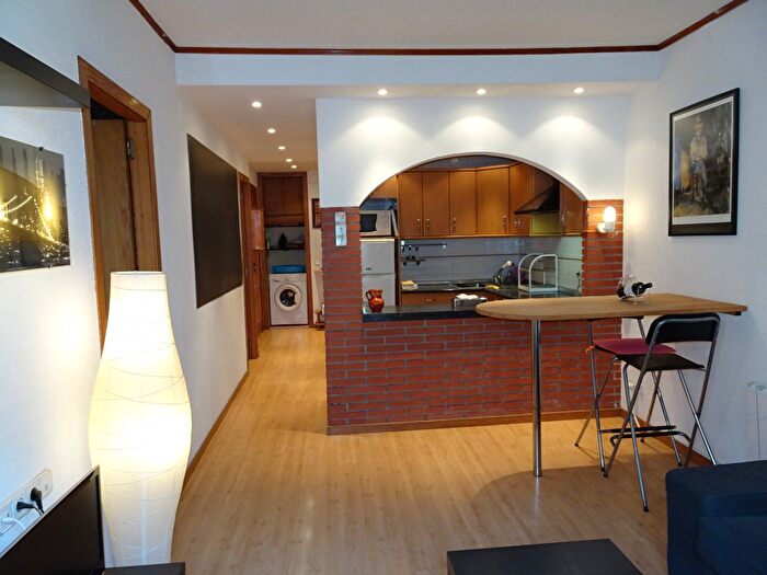 Casas en venta y pisos alquiler - 1
