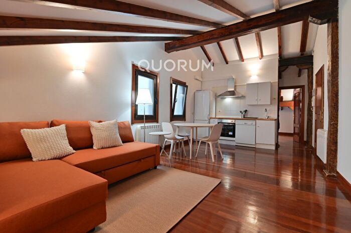 Casas en venta y pisos alquiler - 1
