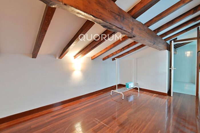 Casas en venta y pisos alquiler - 3