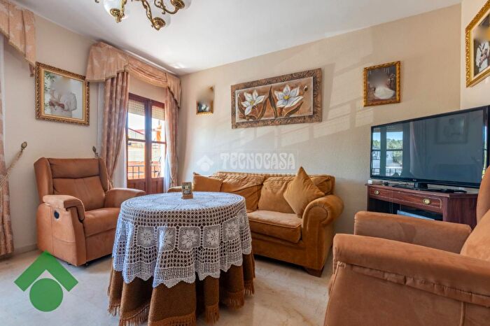 Casas en venta y pisos alquiler - 1