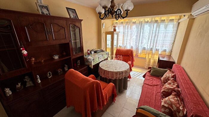 Casas en venta y pisos alquiler - 1