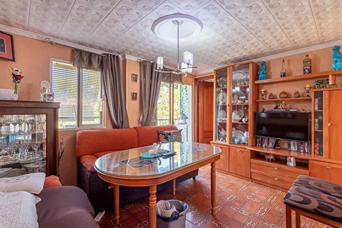 Casas en venta y pisos alquiler - 2