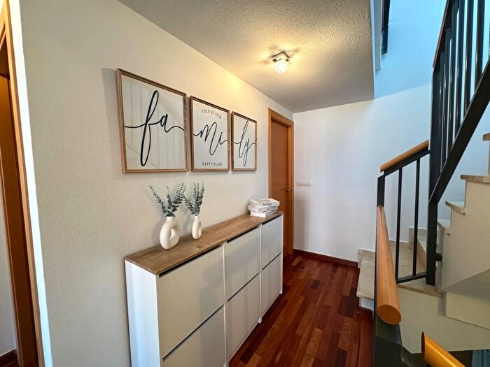 Casas en venta y pisos alquiler - 3