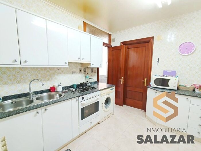 Casas en venta y pisos alquiler - 3