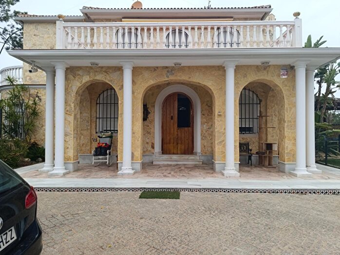 Casa en venta en Lepe, Huelva de 5 habitaciones