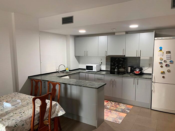 Casas en venta y pisos alquiler - 2