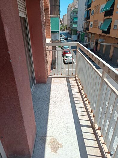 Casas en venta y pisos alquiler - 3