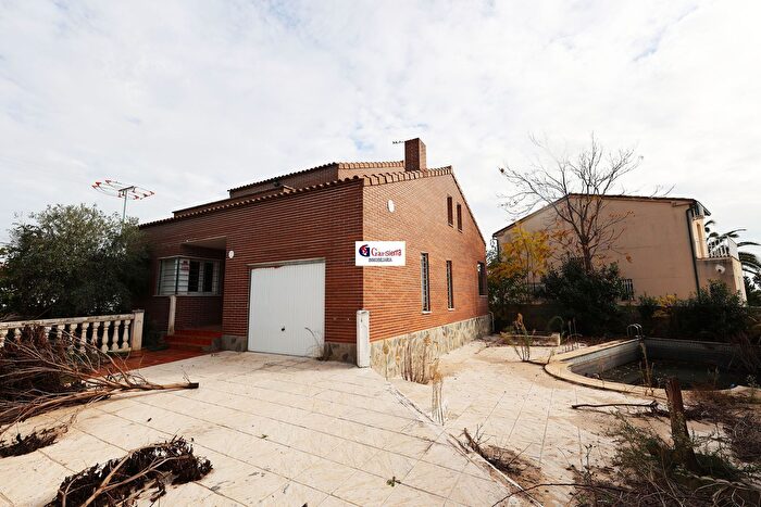 Casas en venta y pisos alquiler - 1