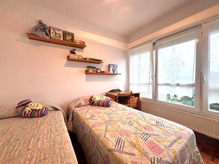 Casas en venta y pisos alquiler - 3