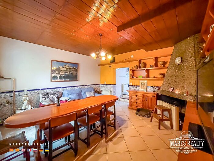 Casas en venta y pisos alquiler - 3