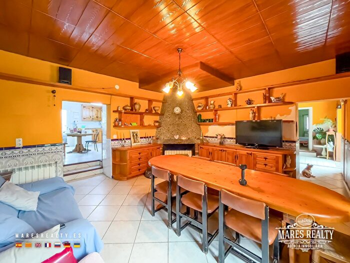 Casas en venta y pisos alquiler - 1