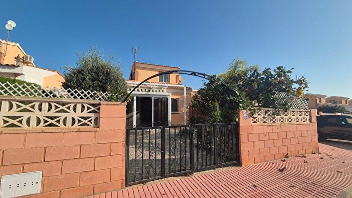 Casas en venta y pisos alquiler - 1
