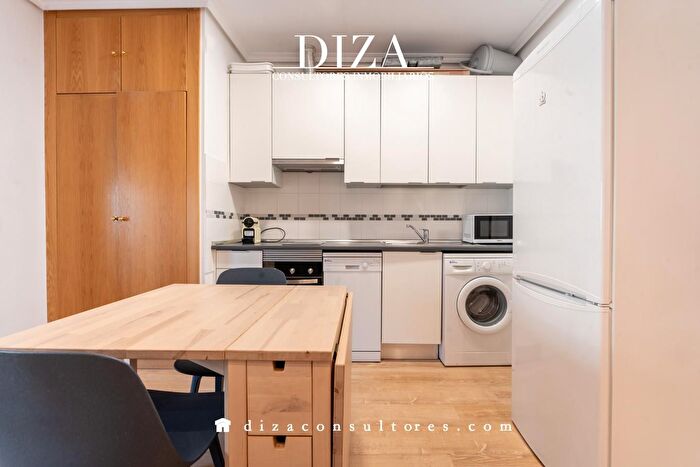 Casas en venta y pisos alquiler - 3
