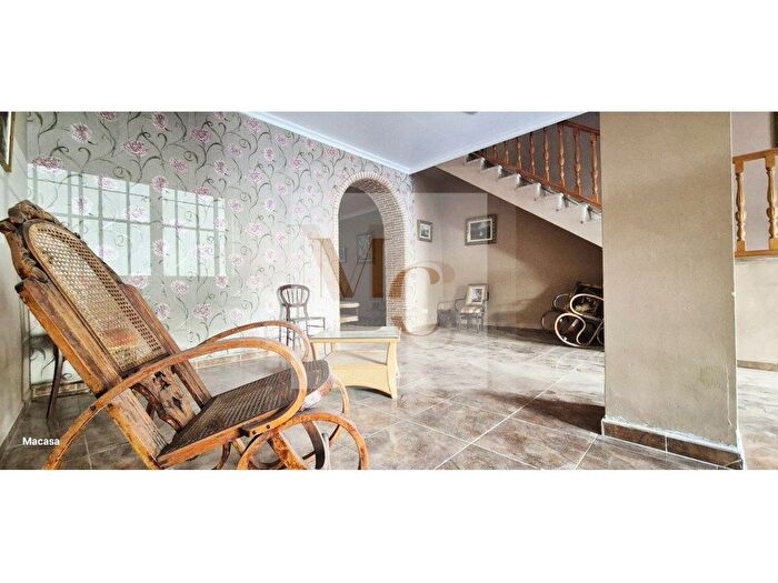 Casas en venta y pisos alquiler - 3