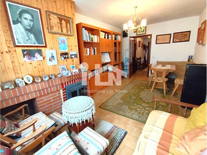 Casas en venta y pisos alquiler - 3