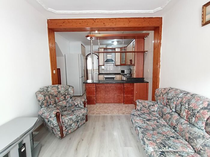 Casas en venta y pisos alquiler - 1