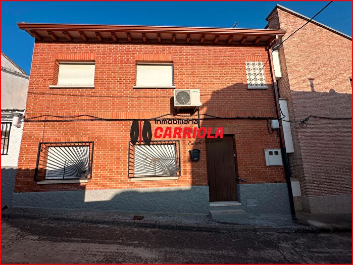 Casas en venta y pisos alquiler - 1