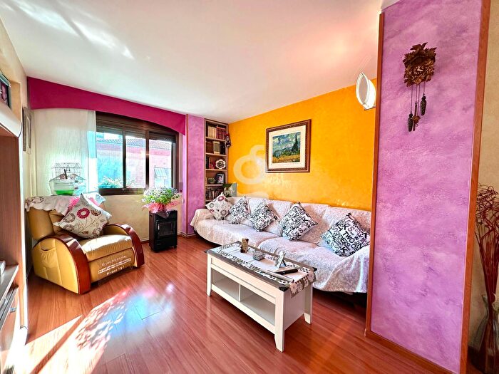 Piso en venta en Fontsanta Fatjó, Cornellà de Llobregat de 3 habitaciones