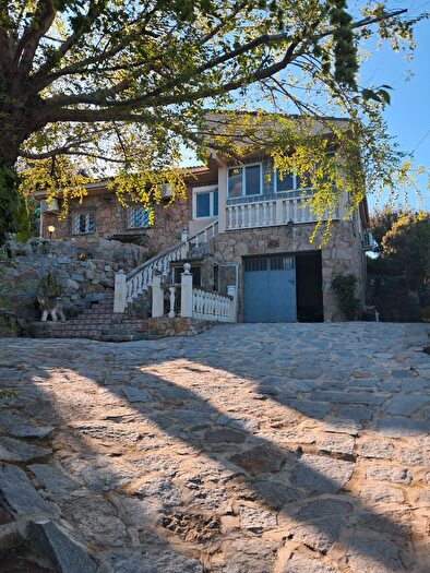Casa en venta en Guadarrama, Madrid de 4 habitaciones