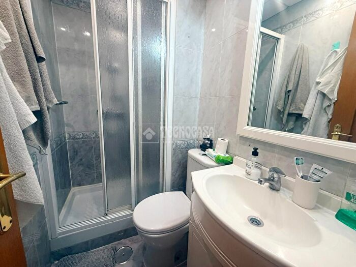 Casas en venta y pisos alquiler - 3