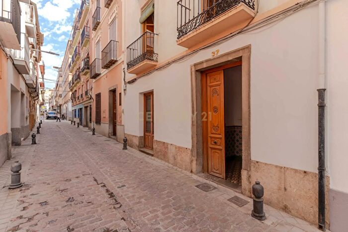 Casas en venta y pisos alquiler - 1