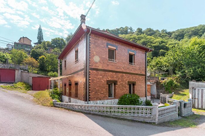 Casa en venta en Zona Rural, Mieres Asturias de 5 habitaciones