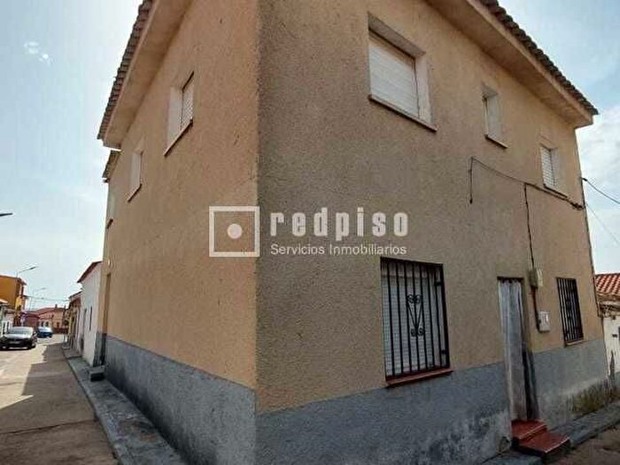 Casas en venta y pisos alquiler - 1