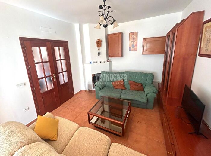 Casas en venta y pisos alquiler - 3