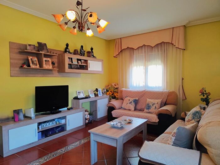 Casas en venta y pisos alquiler - 3