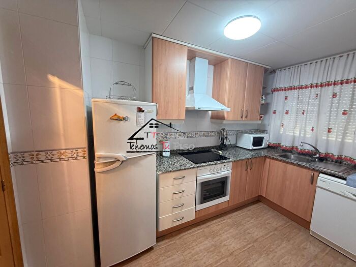 Casas en venta y pisos alquiler - 3