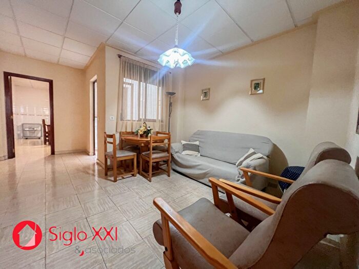 Casas en venta y pisos alquiler - 1