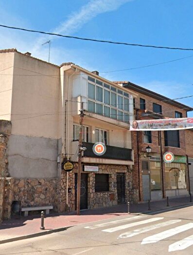 Casas en venta y pisos alquiler - 1