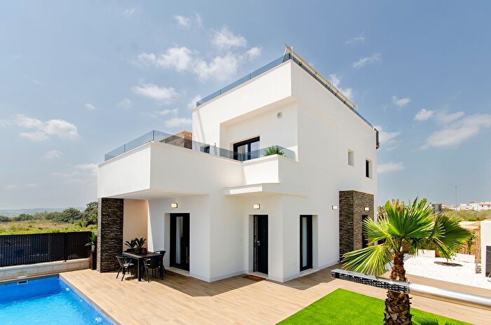 Casa en venta en Desamparados Hurchillo Torremendo, Orihuela de 3 habitaciones