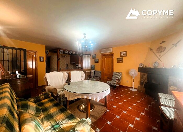 Casas en venta y pisos alquiler - 2