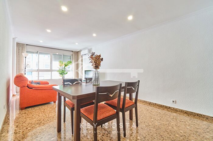 Casas en venta y pisos alquiler - 3
