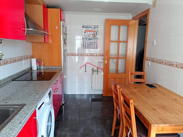 Casas en venta y pisos alquiler - 3